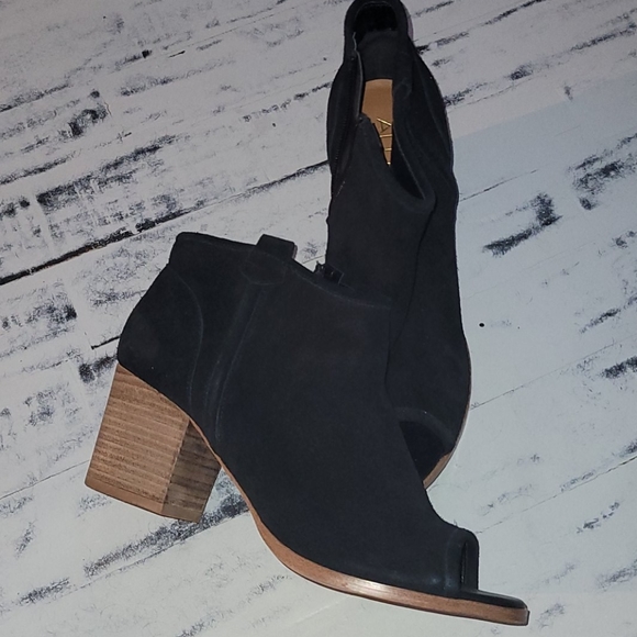 ALDO - Picture 2 of 4